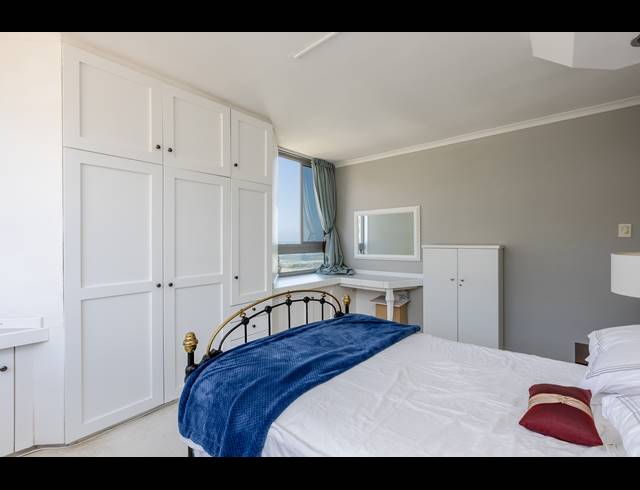 2 BEDROOM APARTMENT TO LET IN SEA POINT